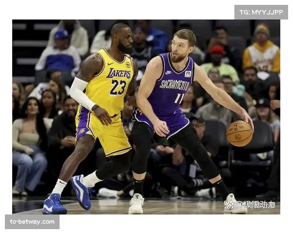 国王队后卫贡献关键进球 球队防守端进攻能力展现